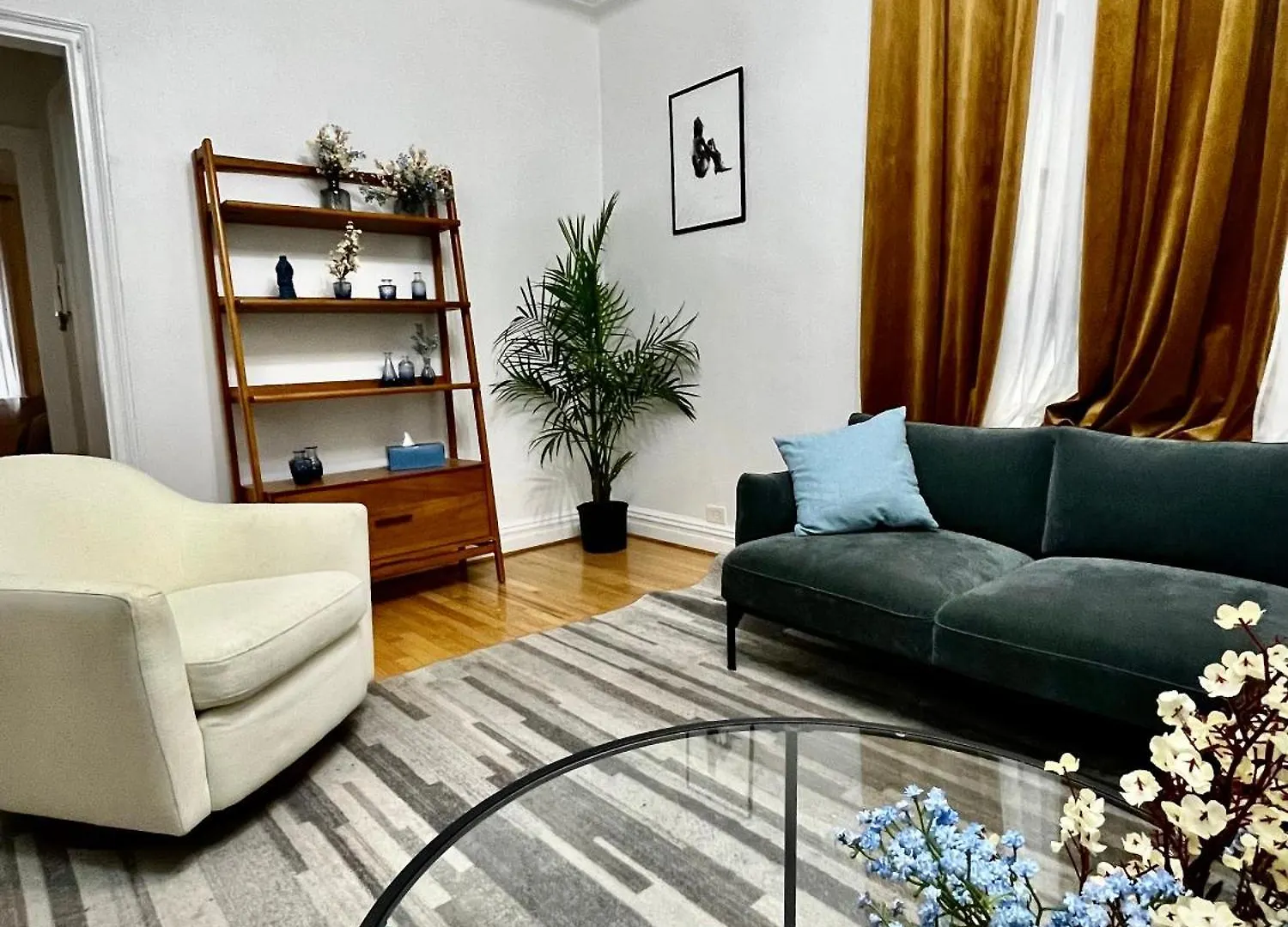 Beauty In The Heart Of The Village New York Apartment